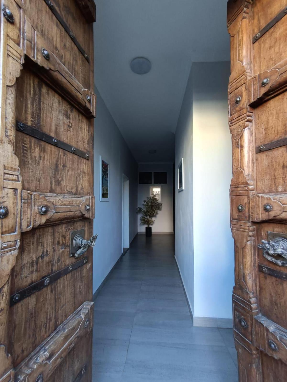 Newly Renovated Studio Apartment With Rooftop Pool, Few Steps To The Beach Flic-en-Flacq Esterno foto
